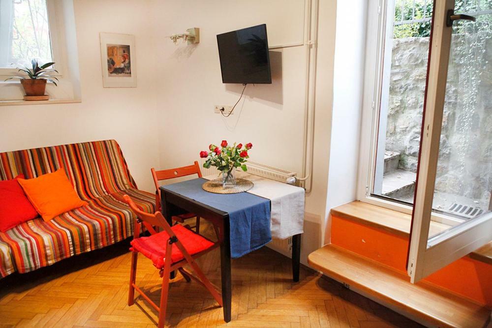 Apartment Basement In Vila Vesna